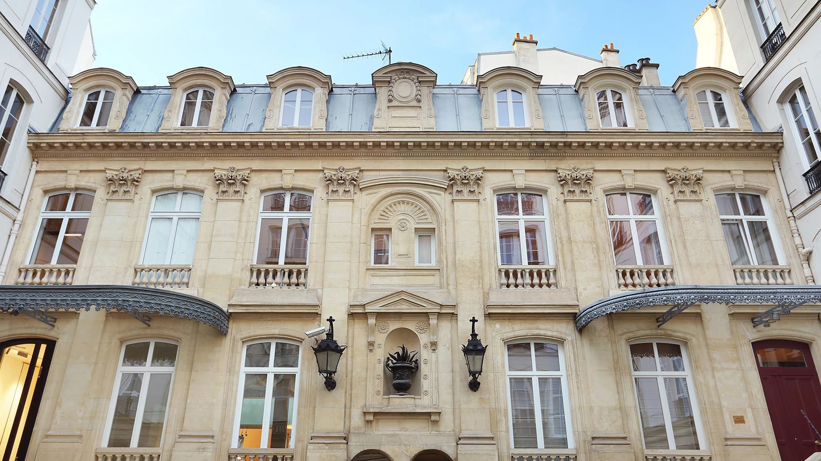 L'Élysée met à disposition 64 logements de fonction (ministres, conseillers, hautes personnalités…)