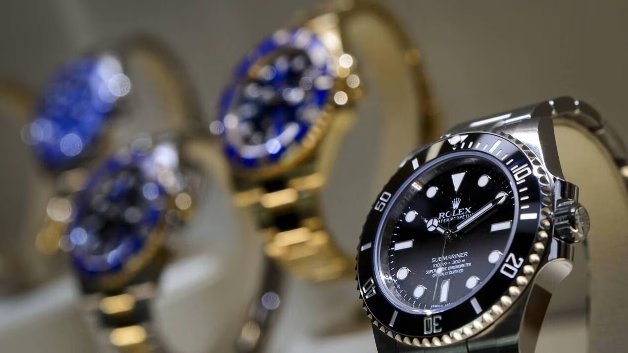 Hommes arrêtés à Paris avec 5 millions d'euros de bijoux