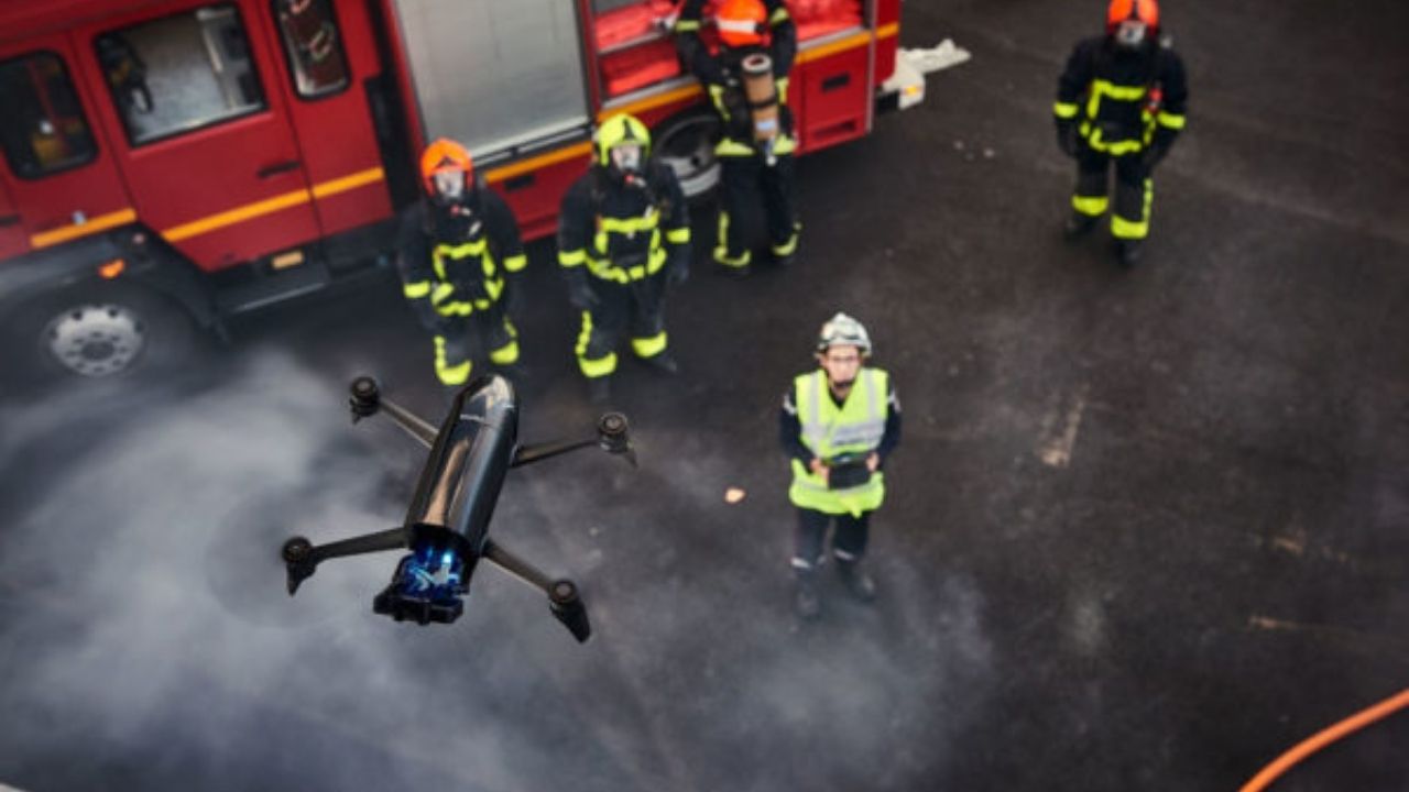 Les pompiers français peu à peu remplacés par les drones et robots