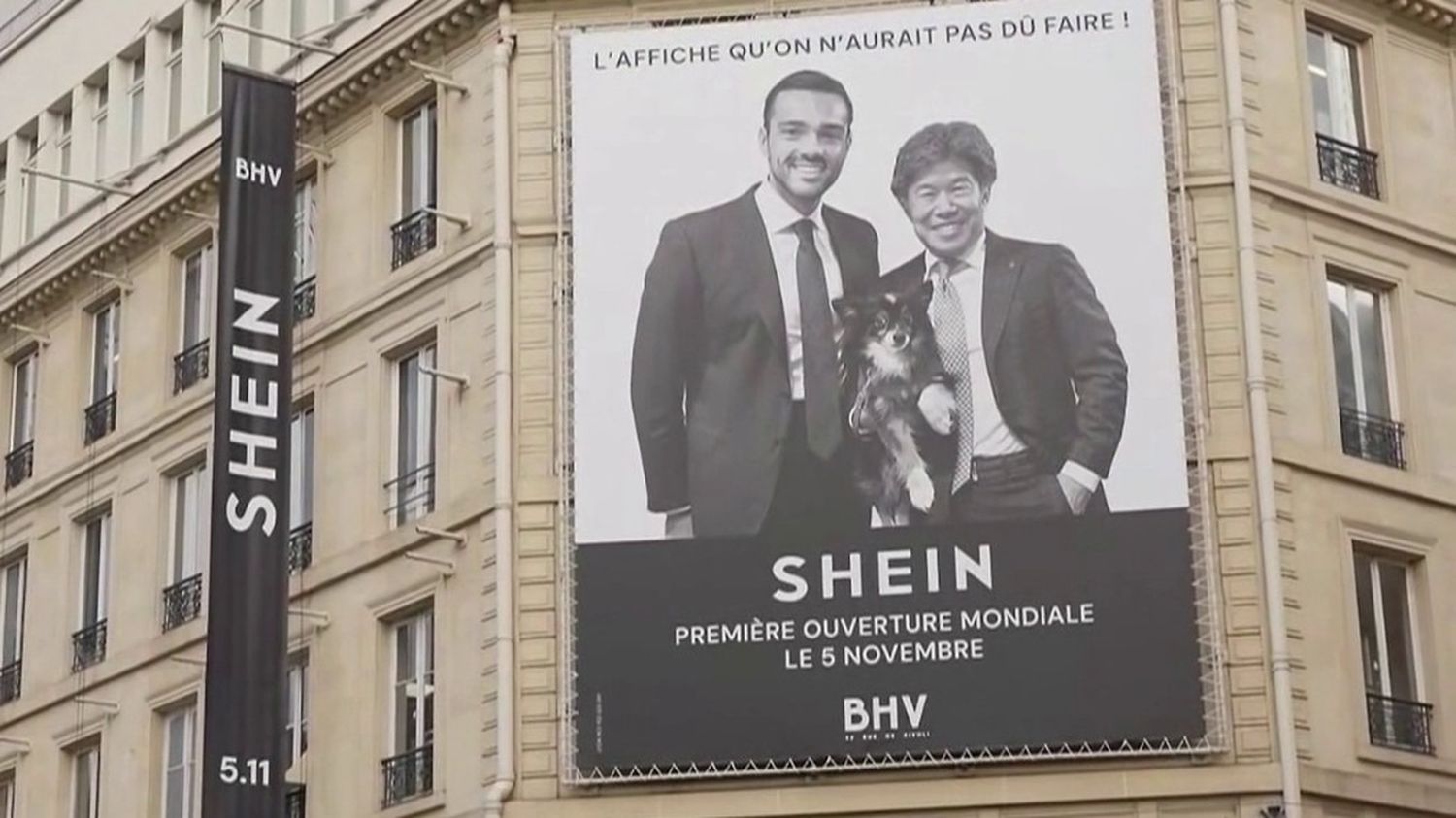 Sur la façade du BHV, l’affiche officielle pour l’ouverture de Shein montrait le…