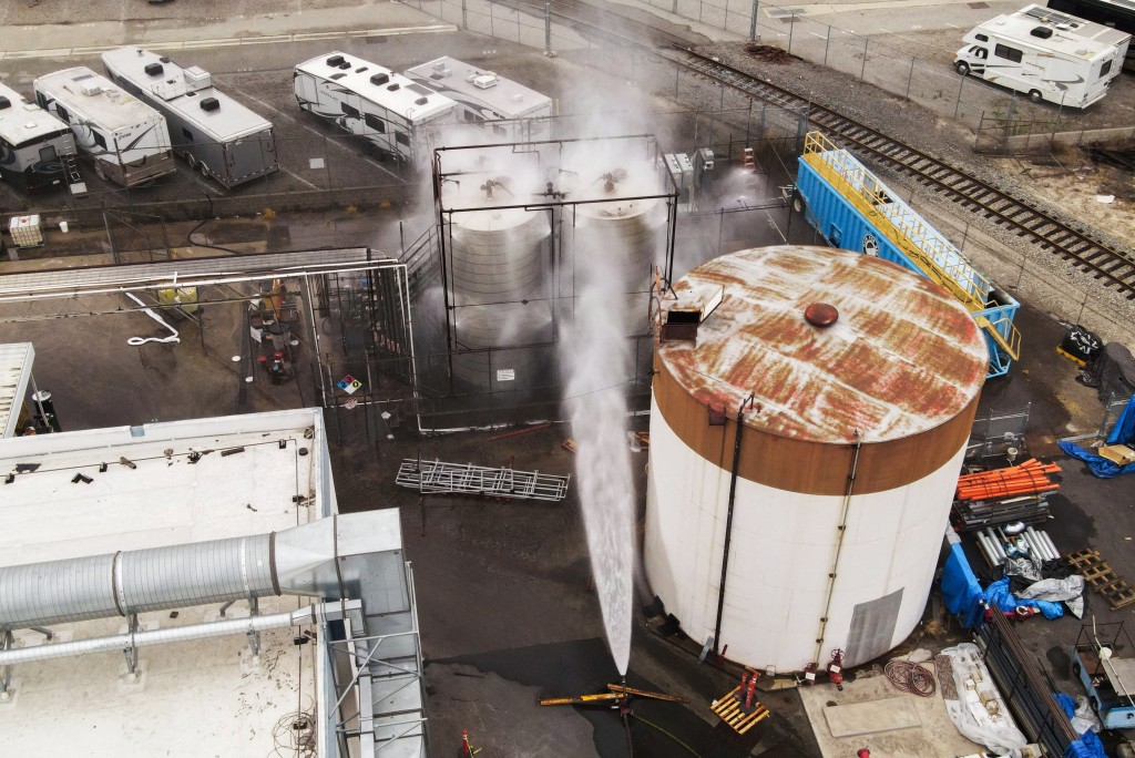 Potential crack in California chemical tank may prevent explosion, fire official says