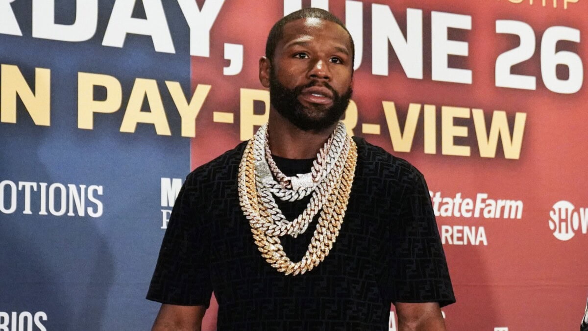 Floyd Mayweather Caught by $7.25M IRS Debt: Is the boxer actually ruined, living off scams and loans?