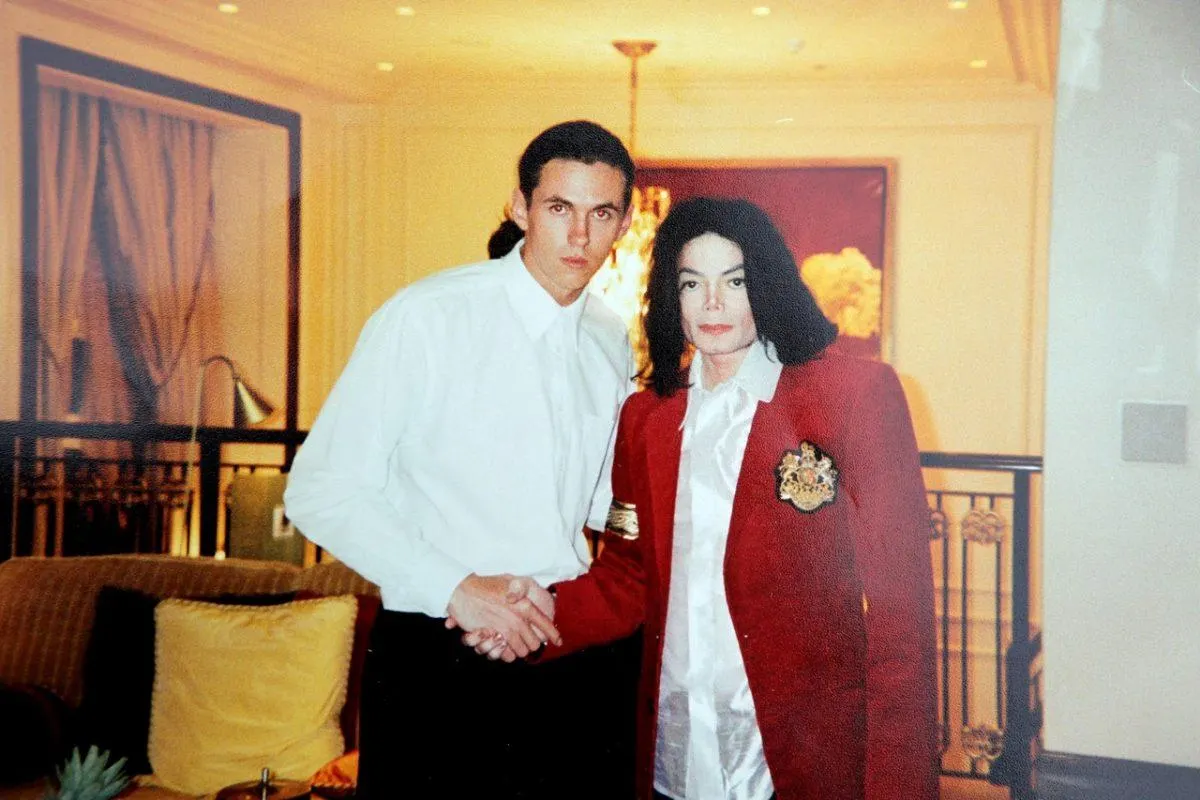 Did Michael Jackson Really Pay a Journalist £1 Million to Test His Bodyguard’s Loyalty?